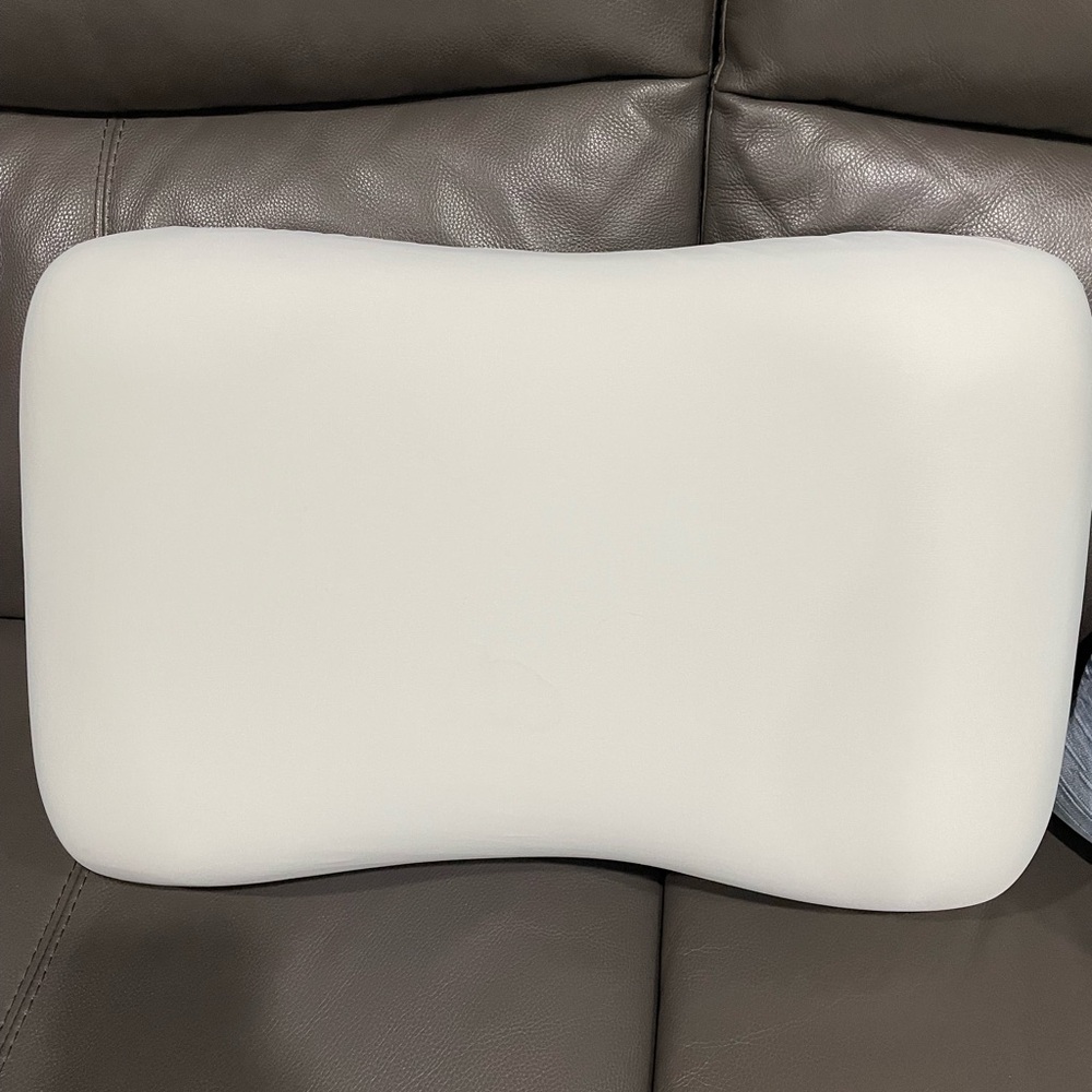 EUC White Deep Sleep Pillow - Picture 3 of 5